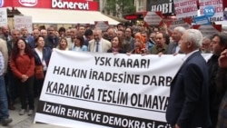 İzmir’de YSK’nın İstanbul Kararı Protesto Edildi