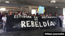 Estudiantes asistieron a una protesta estudiantil en Caracas, Venezuela, el miércoles 21 de noviembre de 2018. 