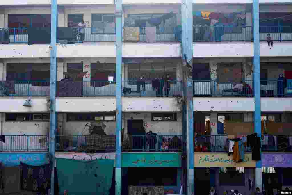 Palestinos desplazados se refugian en una escuela en Khan Younis, en el sur de la Franja de Gaza,&nbsp;el 5 de septiembre de 2024.