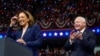 La vicepresidenta de Estados Unidos y candidata presidencial demócrata, Kamala Harris, realiza un mitin de campaña con su nuevo compañero de fórmula a la vicepresidencia, el gobernador de Minnesota, Tim Walz, en Filadelfia, Pensilvania, EE. UU., el 6 de agosto de 2024.