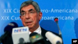 El expresidente de Costa Rica y premio Nobel de la paz, Oscar Arias, es uno de los firmantes.