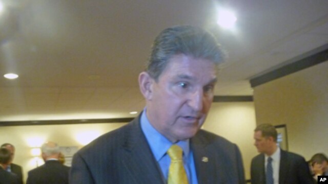 El senador demócrata por West Virginia Joe Manchin rechazó el acuerdo nuclear con Irán.