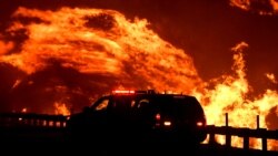 Les incendies dans le nord et le sud de la Californie forcent l’évacuation d'au moins 50 000 personnes
