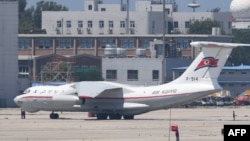 지난해 6월 북한 고려항공 여객기가 중국 베이징 공항 활주로에 대기 중이다.