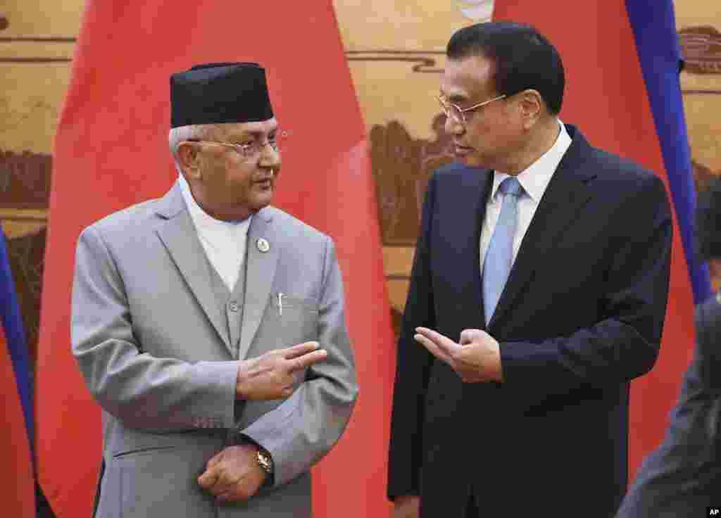 中国国务院总理李克强与来访的尼泊尔总理奥利在人民大会堂签字仪式上（2018年6月21日）。 中国官媒报道，奥利对习近平表示，尼泊尔坚定奉行一个中国政策，决不允许任何势力在尼泊尔领土上从事任何反华活动。这番话使许多人权组织和活动家担心，西藏人今后通过尼泊尔逃亡的路径将更加艰险，加德满都当局会更加积极配合北京打压流亡藏人。 那些藏人出逃的第一站是尼泊尔，然后设法去印度投奔达赖喇嘛，或寻求西方国家庇护。但在过去10年，加德满都在北京压力下越来越严厉打压出逃的藏人。 