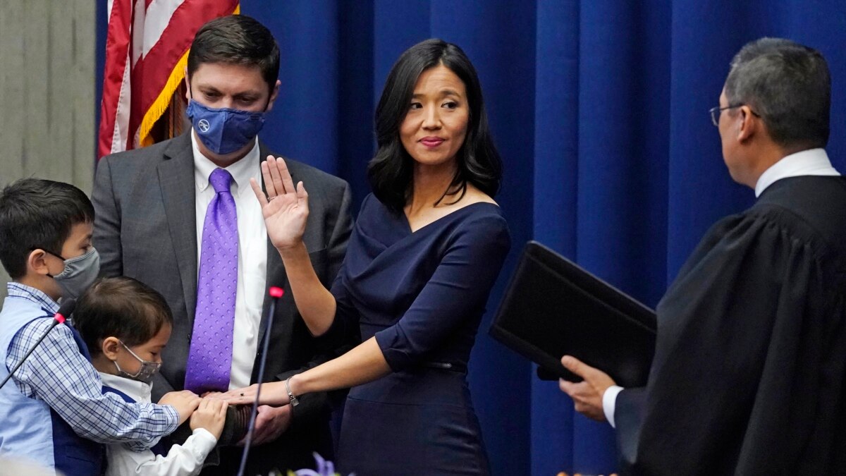 Michelle Wu Sworn In As Bostons First Woman Elected Mayor