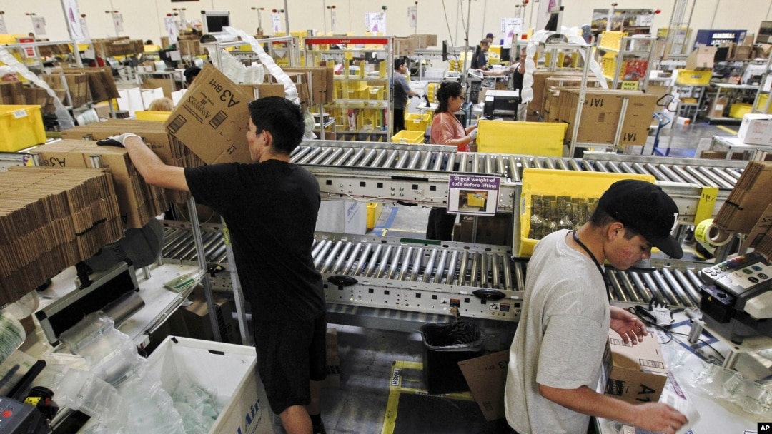 El Lunes Cibernético es considerado el día de mayor ventas por internet y este año los consumidores realizaron sus compras a través de sus aparatos móviles como celulares y tabletas.