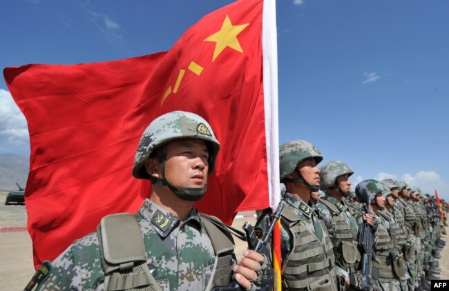 中国军队参加上合组织成员国联合军演。（2016年9月19日）