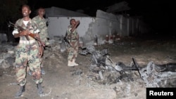 Las fuerzas armadas de Somalia aseguraron que han logrado recuperar el control del hotel. El tiroteo inició con el estallido de un coche bomba frente al hotel.