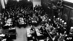 Vue générale du tribunal du Tribunal militaire international de Nuremberg (TMI) prise en novembre 1945, lors du procès pour crimes de guerre de dirigeants nazis. (AFP/archives)
