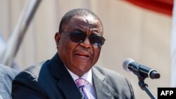 Gurukota rezvehutano vari mutevedzeri wemutungamiri wenyika, VaConstantino Chiwenga