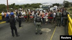 Poste-frontière du pont Simon Bolivar entre la Colombie et le Venezuela à San Antonio dans l'Etat vénézuélien de Tachira, 22 août 2015. (Photo: Reuters/Carlos Eduardo Ramirez)