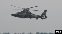 中国解放军陆航四团武装直升机 (美国之音张楠拍摄)