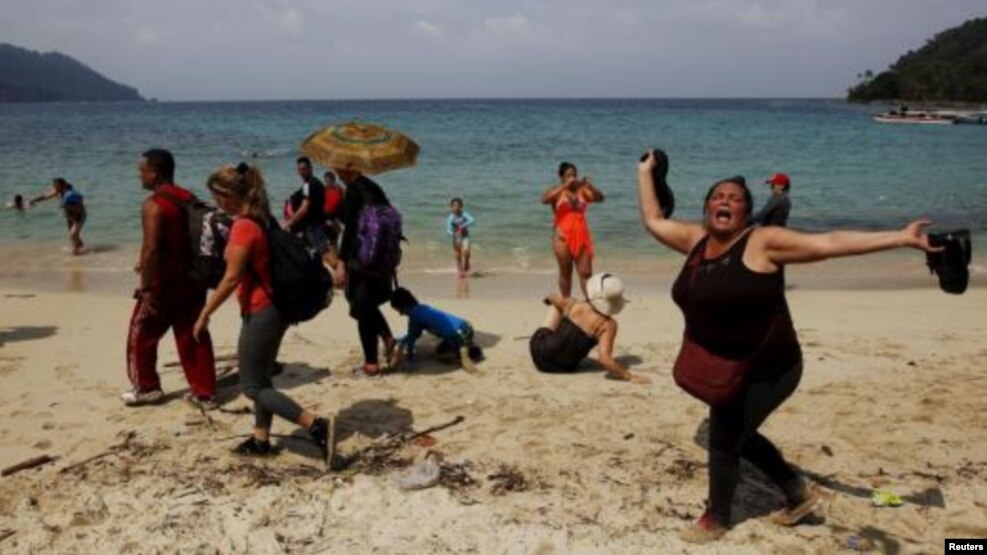 La Oficina de Aduanas estadounidense, afirma que 24.278 cubanos entraron en EE.UU. en el año fiscal 2014, por los 43.159 que lo hicieron en 2015 y los 56.406 registrados en 2016.
