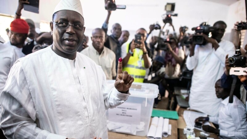 3e mandat: des activistes sénégalais appellent Macky Sall à se prononcer