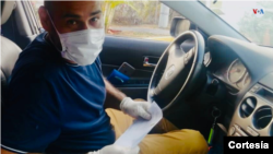 Jhon Jiménez, taxista venezolano, contó a la VOA las peripecias que hace para seguir trabajando en Venezuela [Foto: Fabiana Rondón]