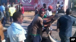 Aumentos de preços em 2010 originaram confrontos violentos em Maputo (foto de arquivo)