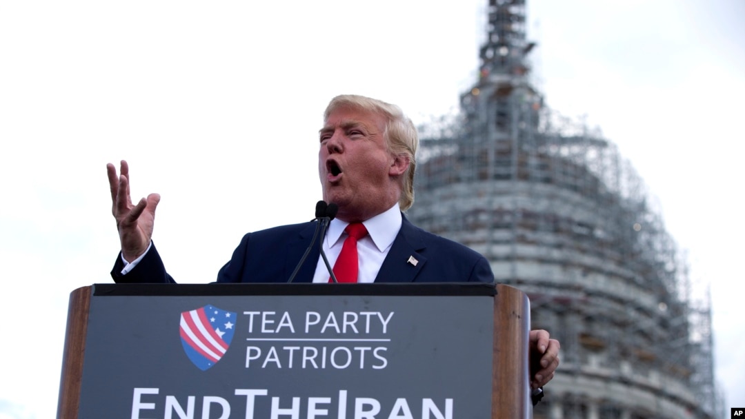 Bakal calon presiden Republik Donald Trump berbicara dalam pawai yang diselenggarakan oleh Tea Party Patriots di depan gedung parlemen di Washington, 9 September 2015, untuk menentang kesepakatan nuklir dengan Iran.