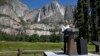 Obamas Hike in Yosemite, With an Environmental Lesson 