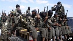 Setelah dikalahkan oleh pasukan Uni Afrika, Ethiopia, dan Kenya di selatan, dan dipukul mundur dari wilayah perdagangan Kismayo bulan Oktober, kelompok militan itu katanya mencari perlindungan di kawasan Puntland yang berpegunungan (foto, 8/12/2012).