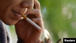 Rokok mentol membuat lebih sulit bagi perokok untuk menghentikan kebiasaan mematikan ini (foto: dok). 