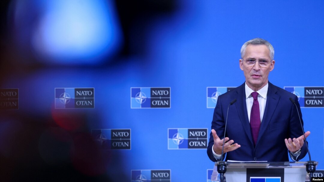 Sekretaris Jenderal NATO Jens Stoltenberg menghadiri konferensi pers selama pertemuan para menteri luar negeri NATO di markas besar Aliansi di Brussels, Belgia, 29 November 2023. (Foto: REUTERS/Johanna Geron)