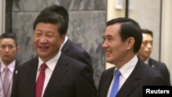 中国国家主席习近平和台湾总统马英九2015年11月7日在新加坡