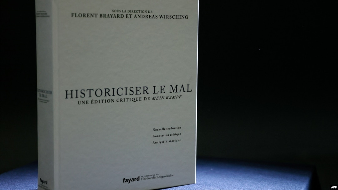 Terjemahan "Mein Kampf" Hitler edisi bahasa Prancis. 