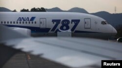 Por lo menos 50 aeronaves Dreamliners están en tierra desde el 16 de enero de 2013.
