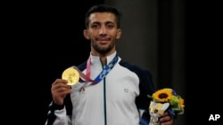 محمدرضا گرایی، کشتی‌گیر ایرانی، در مسابقات المپیک ۲۰۲۰ مدال طلا گرفت