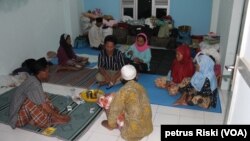 Pengungsi Syiah Sampang di rumah susun Jemundo, Kabupaten Sidoarjo, belum jelas kapan dapat kembali pulang ke kampung halaman. (Foto: Dok)