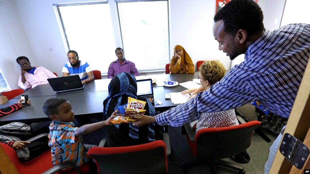 Para imigran Somalia menghadiri kelas pelajaran bahasa Inggris di Portland, Oregon, AS. (foto: ilustrasi). 