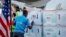 Vaccine virus corona Moderna do chính phủ Mỹ trao tặng qua chương trình COVAX, đến phi trường Nairobi, Kenya, ngày 23/8/2021. 