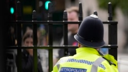 部分倫敦警察拒絕在執勤時佩戴槍械