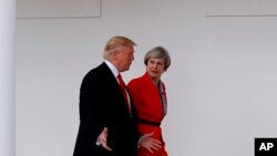 Trump y May desearon "profundos vínculos" y mantener la "relación especial".