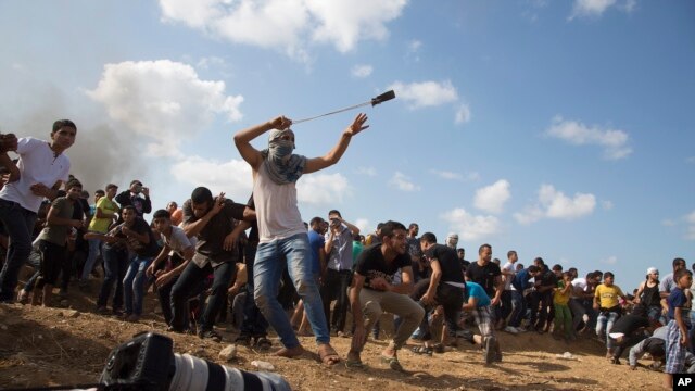 La violencia contra palestinos e israelíes parece independiente y espontánea, lo que hace más difícil identificar a un claro enemigo, dicen expertos.