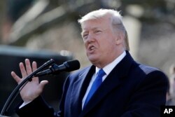 El presidente Donald Trump en el Jardín de las Rosas de la Casa Blanca dirigiéndose a activistas antiaborto en Washington. Enero 19 de 2018.