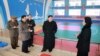북한 김정은 또 절뚝거려…발목 이상 재발 가능성