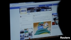 Việt Nam trong những năm gần đây đã tăng cường bắt bớ và bỏ tù những người bày tỏ quan điểm bất đồng chính kiến trên Facebook, mạng xã hội phổ biến nhất tại Việt Nam.