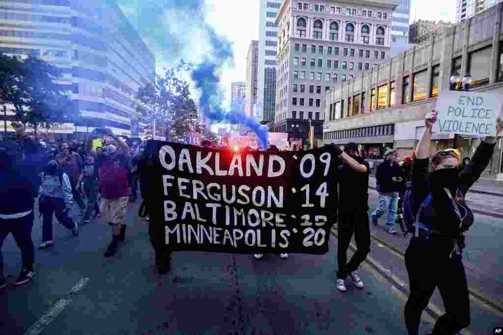 اوکلند یکی از شهرهایی بود که تظاهرات اعتراضی در آمریکا به مرگ جورج فلوید، مرد سیاهپوستی که هنگام بازداشت پلیس جان باخت، در آن برگزار شد.&nbsp;
