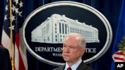 ທ່ານ Jeff Sessions ລັດຖະມົນຕີກະຊວງຍຸຕິທໍາຂອງສະຫະລັດ ແລະອະດີດ ທີ່ປຶກສາຂອງຄະນະ​ໂຄສະນາ​ຫາ​ສຽງ ​ໃຫ້ທ່ານ ທຣໍາ.
