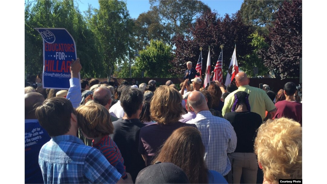 Cựu Tổng thống Bill Clinton vận động cho vợ ở Richmond, California (ảnh Bùi Văn Phú)