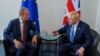 Donald Tusk (à gauche), président du Conseil européen, et le Premier ministre britannique Boris Johnson au siège des Nations Unies à New York, le 23 septembre 2019. Don Emmert / POOL via REUTERS 