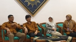 Pimpinan UMY memberikan klarifikasi terkait kekerasan verbal pejabat kampus kepada staf perempuan, Sabtu 7 Maret 2020. (Foto:VOA/Nurhadi)