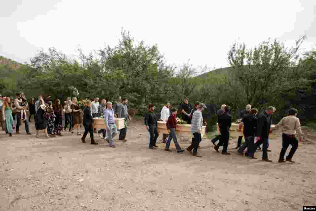 Se espera que el adiós a las víctimas se extienda hasta el viernes porque algunos de los cuerpos serán llevados al vecino estado de Chihuahua.