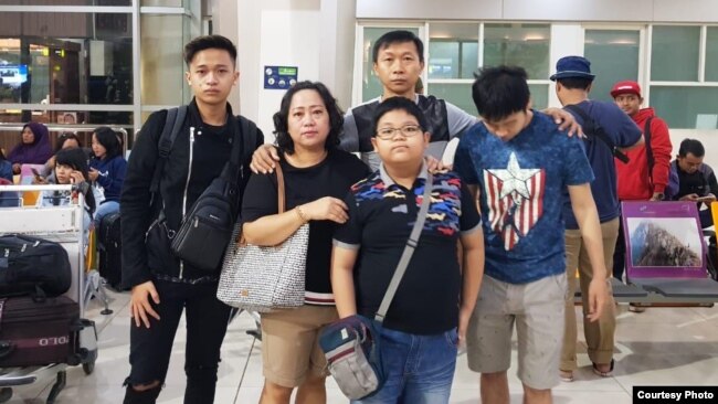 Jovan Zachary Winarno bersama keluarganya (dok: Jovan)