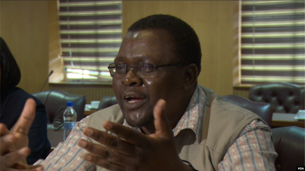 Takafira Zhou, president of the Progressive Teachers Union of Zimbabwe, says President Emmerson Mnangagwa was told in Harare on Dec. 21, 2018, that if teachers don't report for work in January, "it's because they are incapacitated." (C. Mavhunga/VOA)