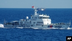 日本海上保安厅第11管区8月6日公开了当天上午拍摄到在尖阁诸岛(钓鱼岛)附近海域航行的中国海警舰艇照片。