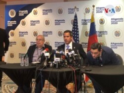 El presidente encargado de Venezuela, Juan Guaidó, atendió a una rueda de prensa en Miami, Florida.