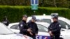 Un policier et sa compagne tués au nom de l'EI en France, l'Euro cible de menaces